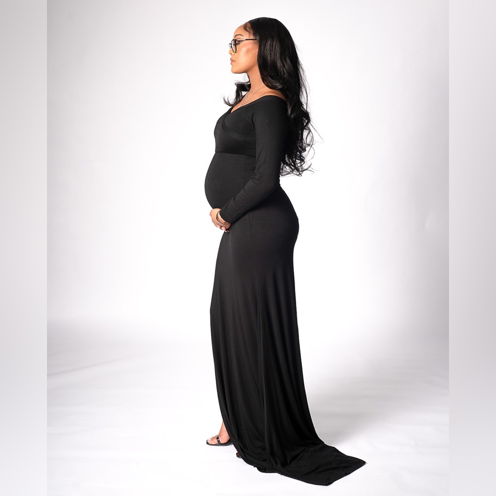 Off Shoulder Maternity Elegant Fitted Maternity Gown. Only worn once!!